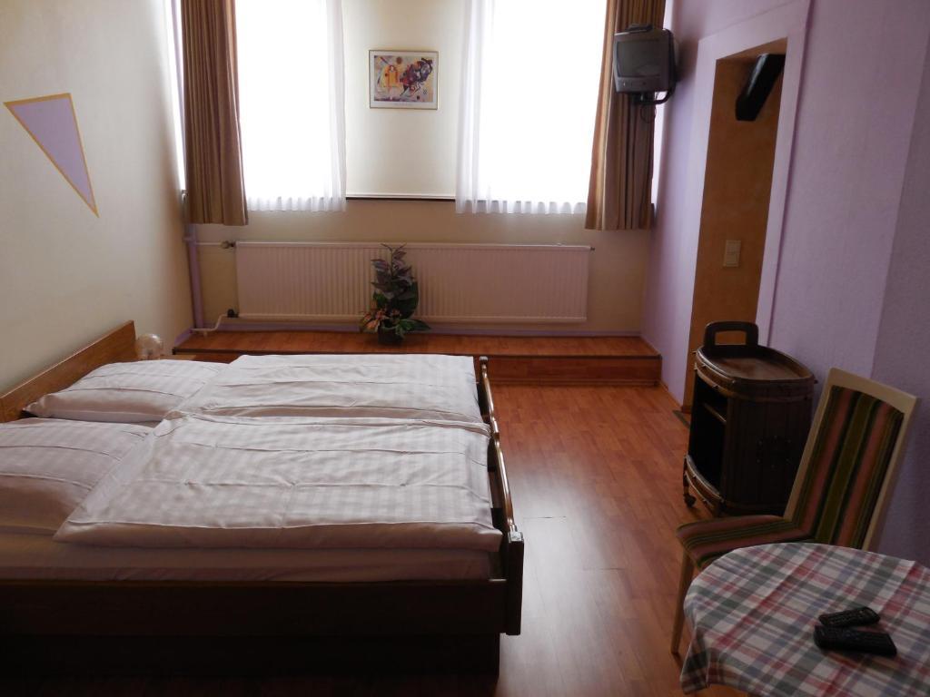 Hotel Zum Schwarzen Kreuz Altenahr Oda fotoğraf
